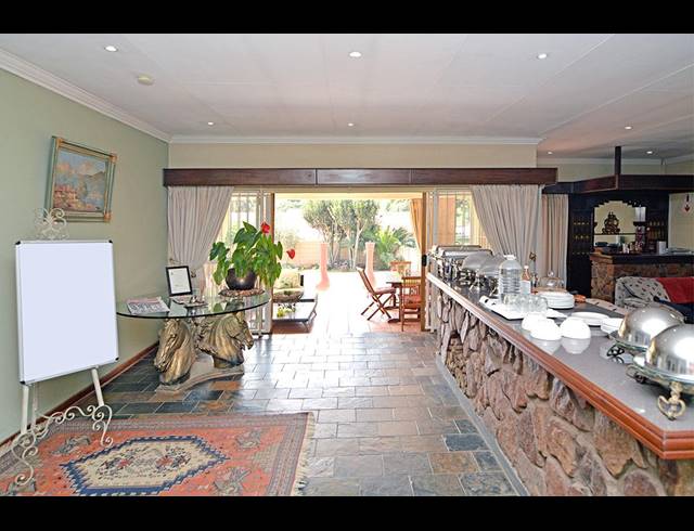 8 BEDROOM HOUSE FOR SALE IN MORNING HILL